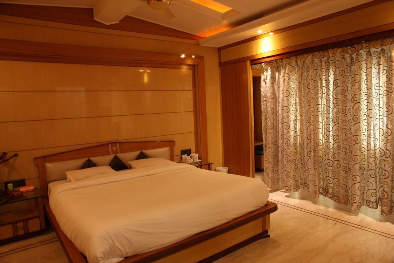 Hotel Welcome Palace Agartala Bagian luar foto
